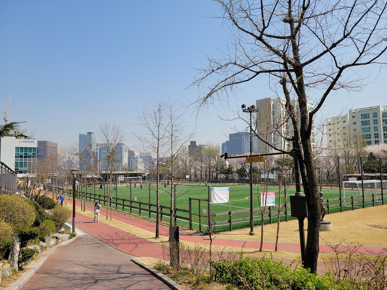 人不多的亮 人不多的亮